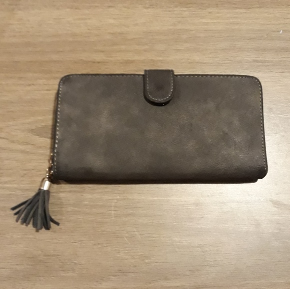 Handbags - 💜5 for $15💜 Wallet
